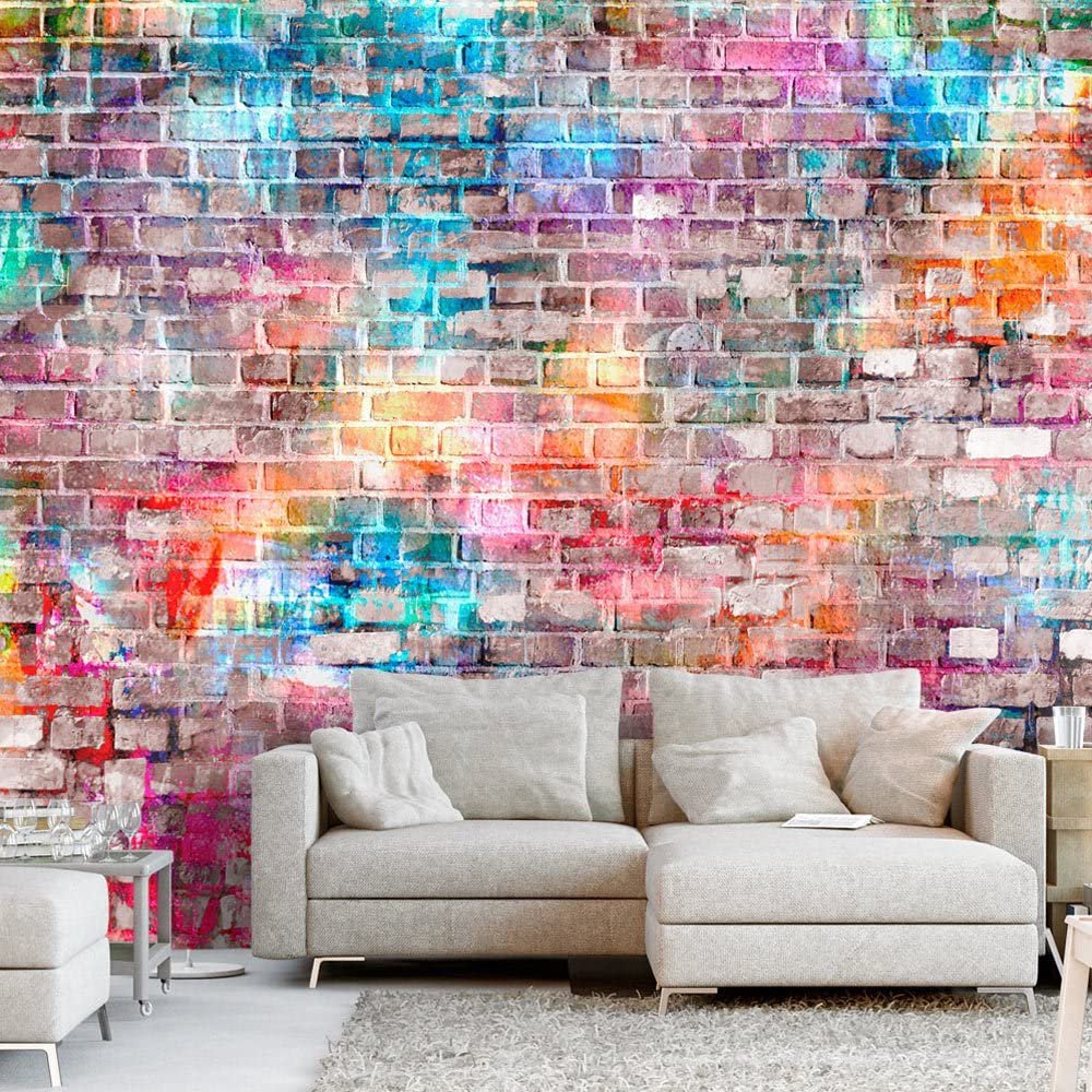 La pared del salón decorada con fotomural de colores